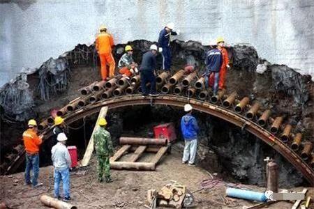 原阳隧道钢花管支护案例